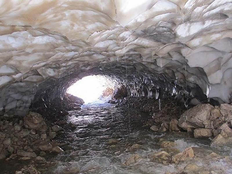 غار یخی چما در استان چهار محال و بختیاری